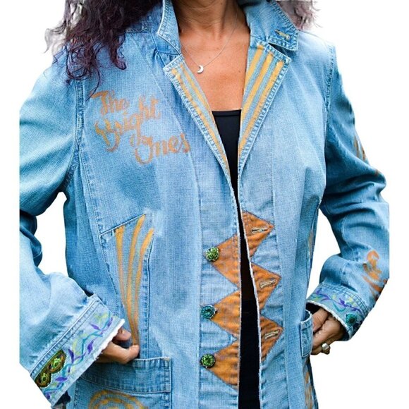 Vintage faded denim, hip-length jean jacket with hand painted and fabric images - Picture 3 of 11